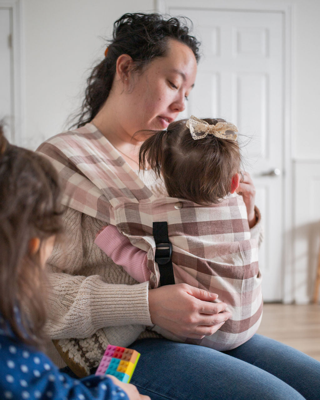 KIN | Mei Dai | Half-Buckle | Ergonomic Baby Carrier