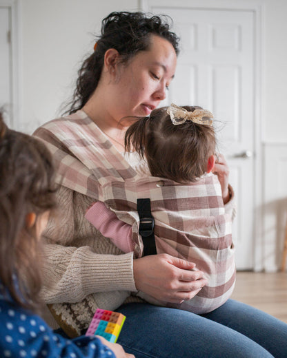 KIN | Mei Dai | Half-Buckle | Ergonomic Baby Carrier
